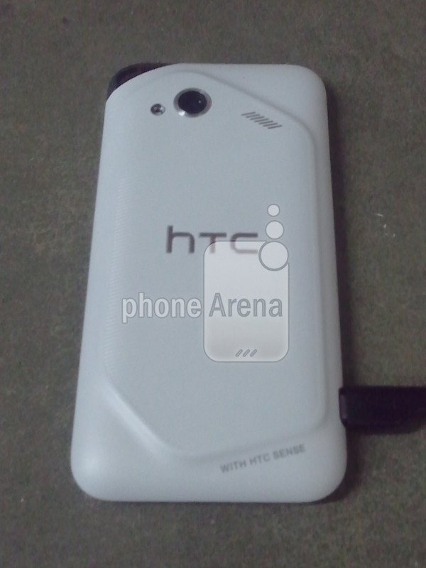 Фото: необъявленный смартфон HTC на Android 4 с Sense 4